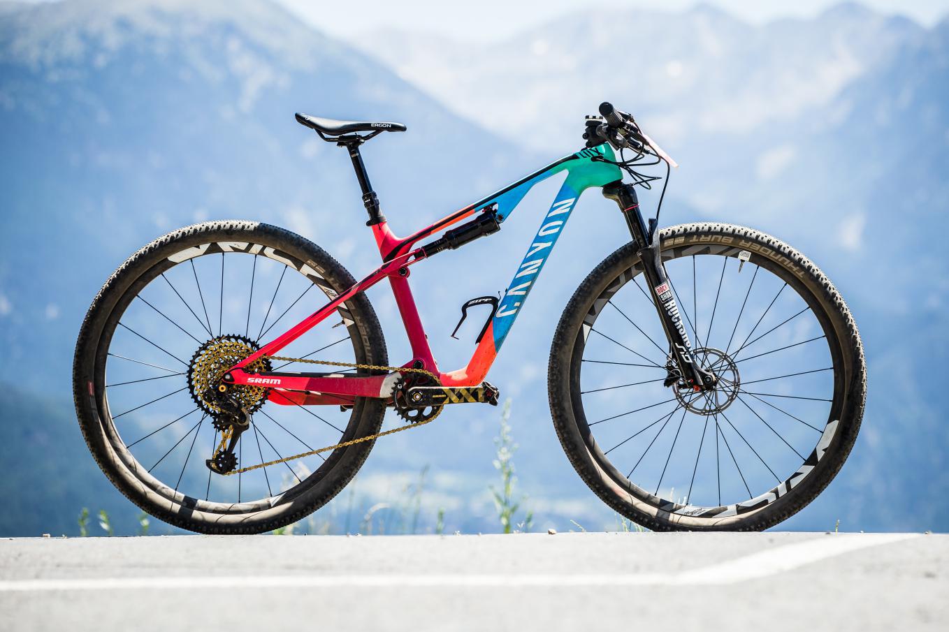 Canyon Freshen Up Their Xc Race Mountain Bikes With The Lux And Exceed Spark Bike